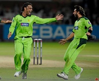 shoaib akhter and shahid afridi